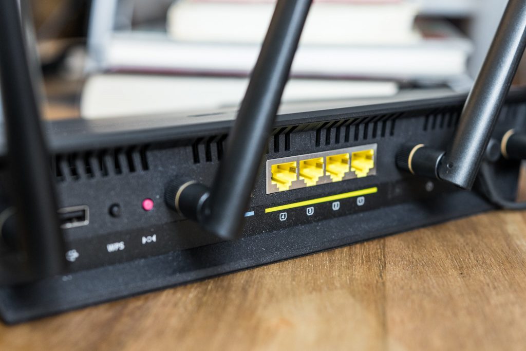 How to Connect a Wireless Router to a Modem